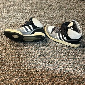 Adidas white black and grey women’s hightop, size 7